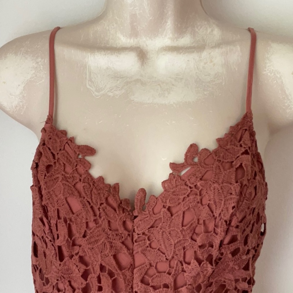 ASTR Elegant Lace Midi Dress in Pink SIZE S - Picture 11 of 14